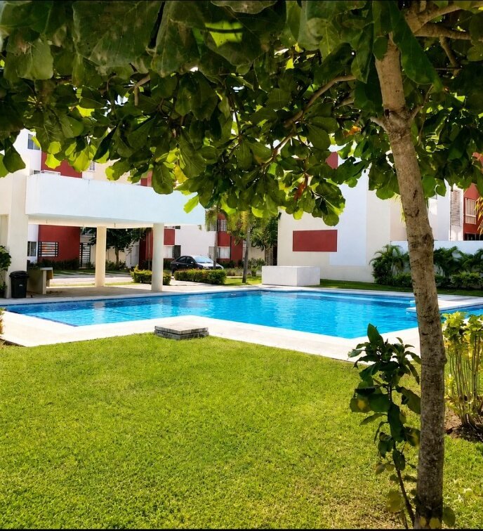 Departamento familiar en primer nivel con alberca y club de playa
