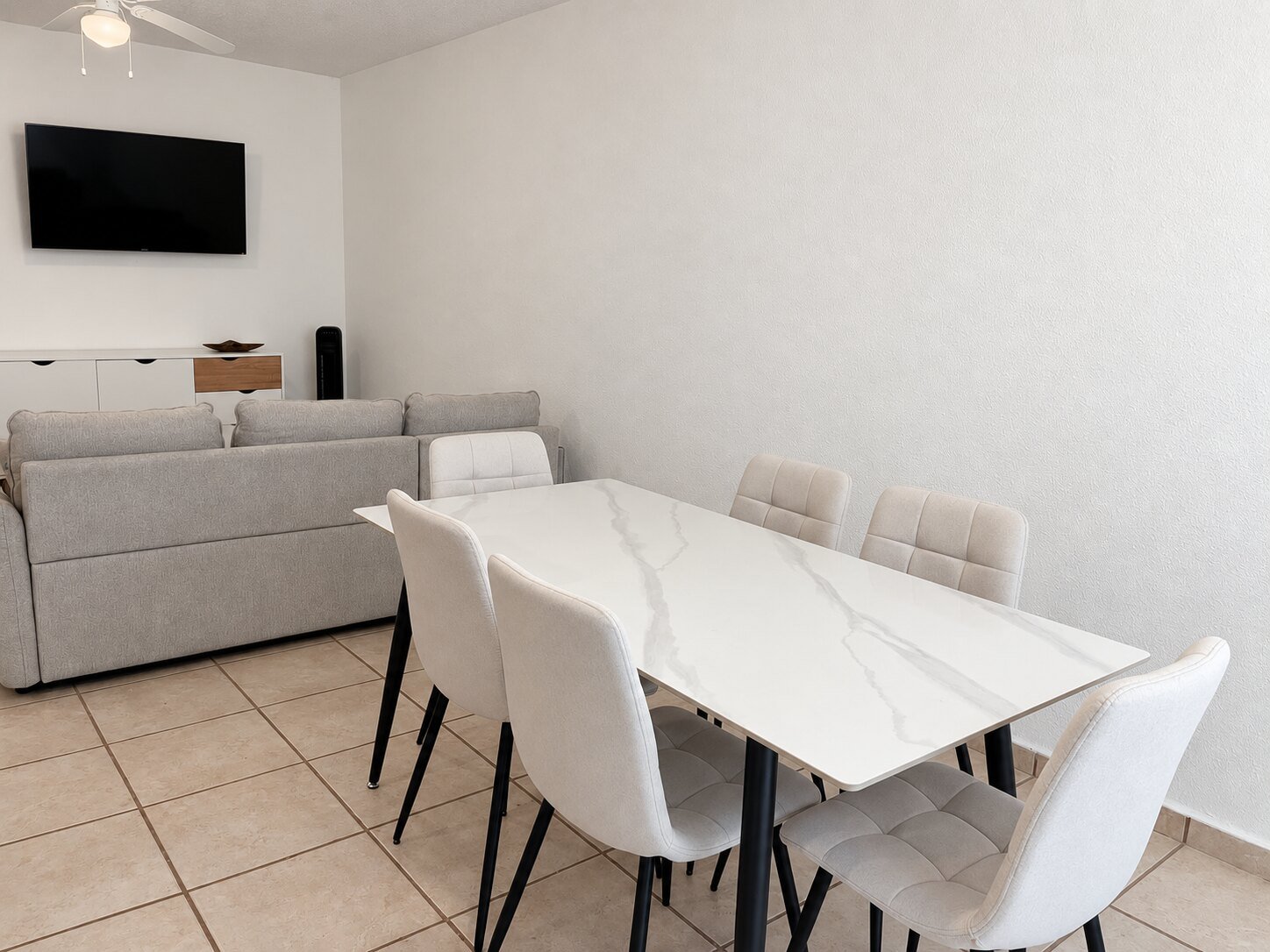 Sala y comedor de Alojamiento Nirvana